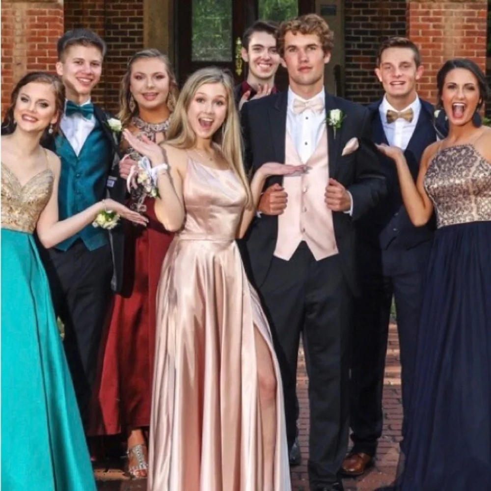 Betsy & Adam size 6 full length formal in blush pink- dry cleaned - Picture 1 of 8